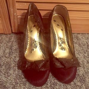 Naughty Monkey Pumps NWOT